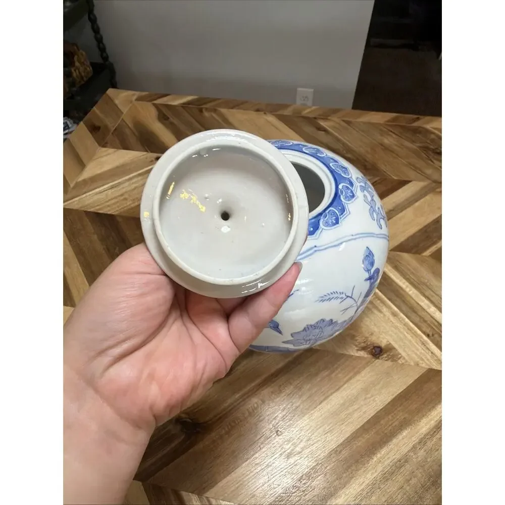 Beauty Blue & White Chinese Floral 10 in. Chinoiseries Ginger Jar w/ Lid Stamped